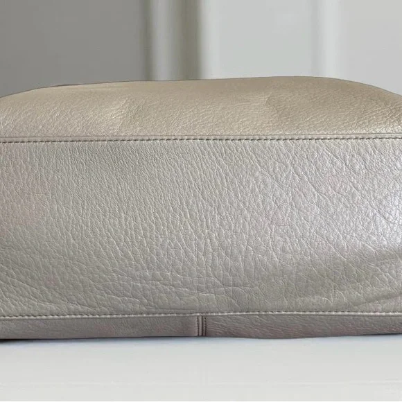 Authentic Coach Carly Leather Tote Bag in Shell! - Picture 5 of 16